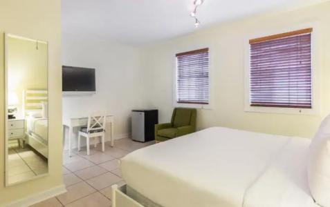 Southernmost Inn Adult Exclusive - 30