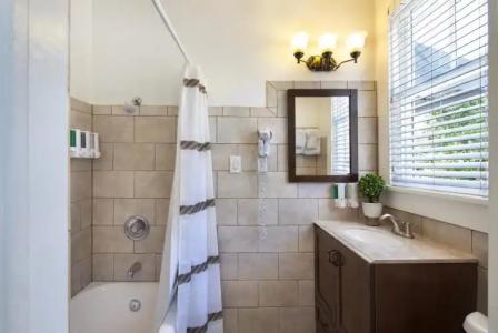 Southernmost Inn Adult Exclusive - 25