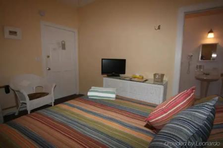 Southernmost Inn Adult Exclusive - 4