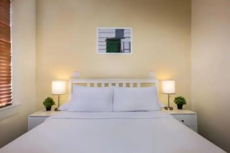 Southernmost Inn Adult Exclusive - 5