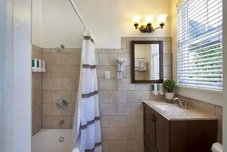 Southernmost Inn Adult Exclusive - 19