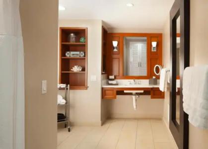 The Pier House Resort - 10