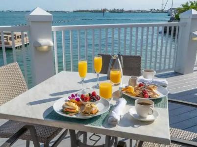 The Pier House Resort - 11