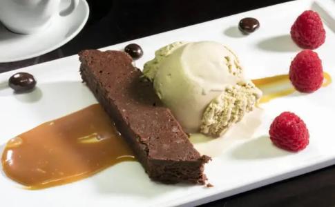 Beachside Resort & Residences - 12