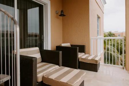 Beachside Resort & Residences - 38