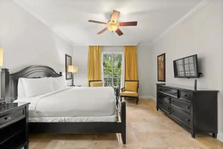 Beachside Resort & Residences - 4