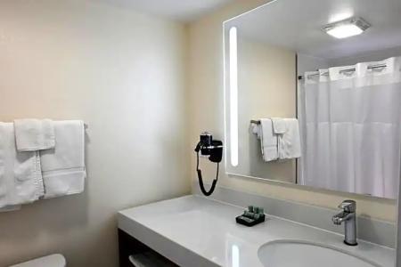 Golden Host Resort - 24