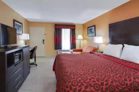 Days Inn by Wyndham Sarasota Bay - 20