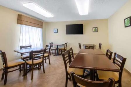 Sleep Inn Sarasota North - 18