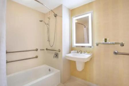 Home2 Suites by Hilton Tampa Downtown Channel District - 54