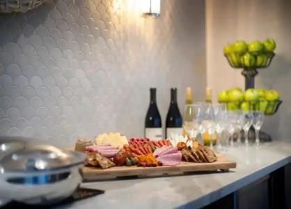 Home2 Suites by Hilton Tampa Downtown Channel District - 13