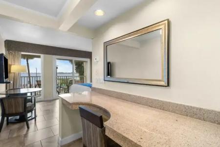 Sailport Waterfront Suites - 60