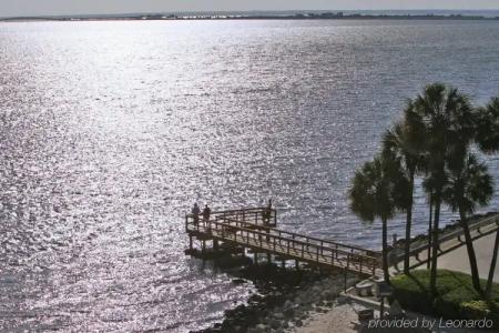 Sailport Waterfront Suites - 31