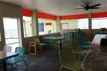 Sailport Waterfront Suites - 39