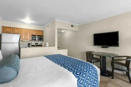 Sailport Waterfront Suites - 58