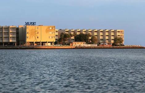 Sailport Waterfront Suites - 17