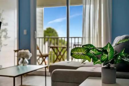 DoubleTree by Hilton Tampa Rocky Point Waterfront - 27