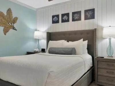 DoubleTree by Hilton Tampa Rocky Point Waterfront - 32