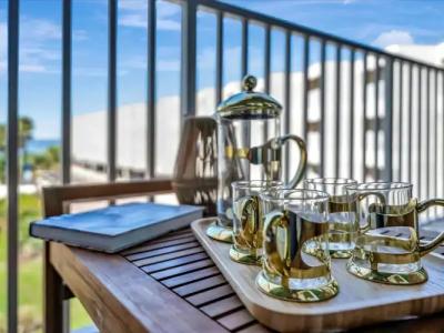 DoubleTree by Hilton Tampa Rocky Point Waterfront - 14