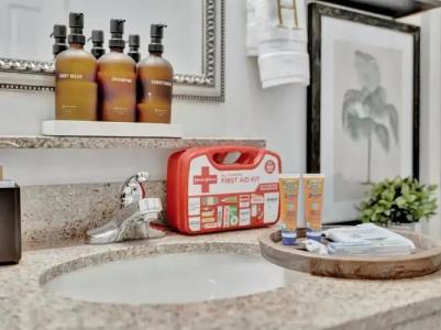 DoubleTree by Hilton Tampa Rocky Point Waterfront - 60