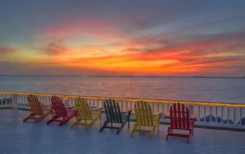 DoubleTree by Hilton Tampa Rocky Point Waterfront - 12