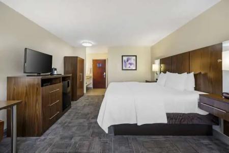 Best Western Plus Gen X Inn - 34