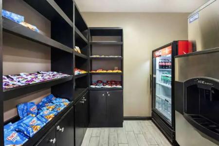 Best Western Plus Gen X Inn - 11