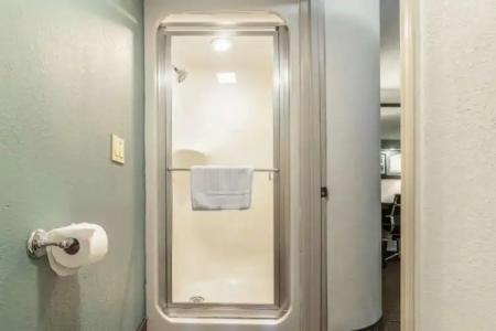 Quality Inn Memphis - 57