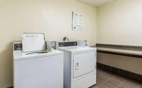 Quality Inn Memphis - 16