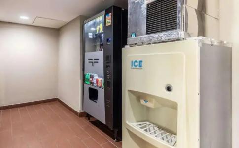 Quality Inn Memphis - 9