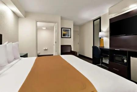 Quality Inn Memphis - 23