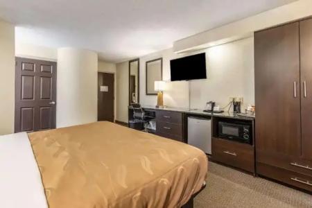 Quality Inn Memphis - 53