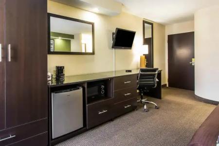 Quality Inn Memphis - 48