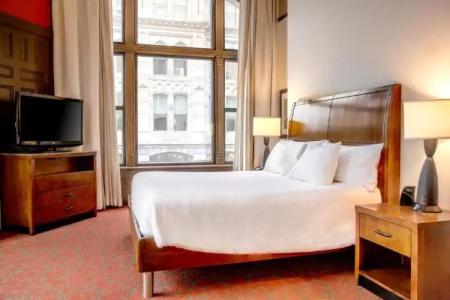 Hilton Garden Inn Milwaukee Downtown - 56