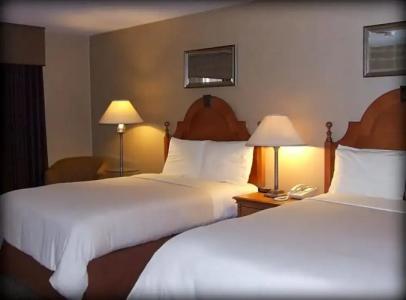 Ramada by Wyndham Milwaukee - 14