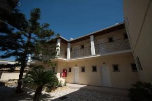 Metaxa Apartments, Kavos