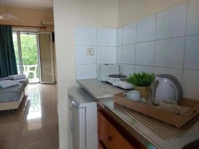 Antonio Studios - 24