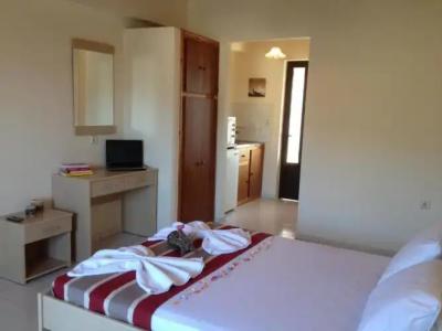 Antonio Studios - 15