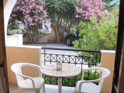 Antonio Studios - 16