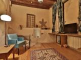 Honeymoon Cave Double Suite