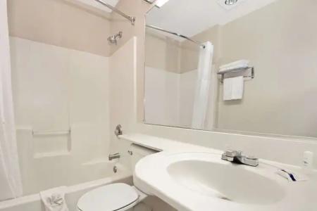 Microtel Inn & Suites by Wyndham Albuquerque West - 33