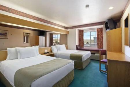 Microtel Inn & Suites by Wyndham Albuquerque West - 16