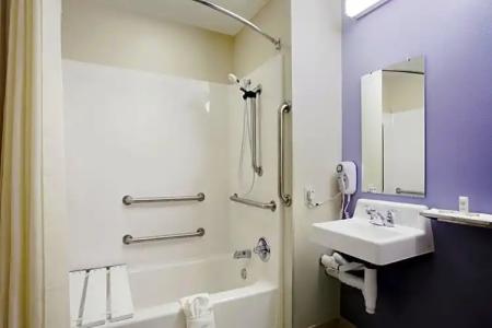Microtel Inn & Suites by Wyndham Albuquerque West - 30