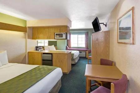 Microtel Inn & Suites by Wyndham Albuquerque West - 14