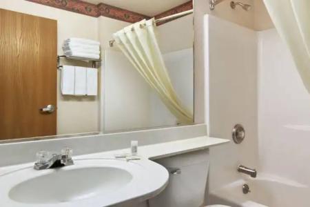 Microtel Inn & Suites by Wyndham Albuquerque West - 20