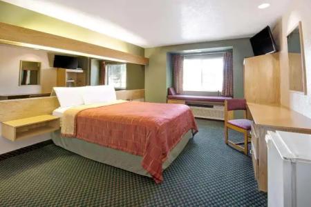 Microtel Inn & Suites by Wyndham Albuquerque West - 28