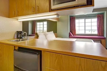 Microtel Inn & Suites by Wyndham Albuquerque West - 35