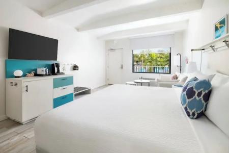 Blue Flamingo Resort Key West - 52