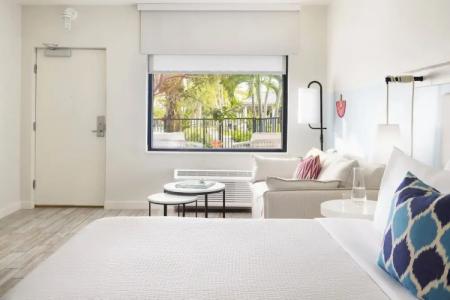 Blue Flamingo Resort Key West - 51