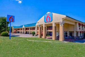 Motel 6 Arlington, TX, Arlington